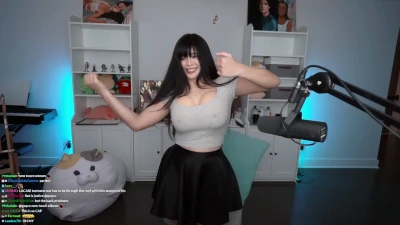 helloquqco - A nice hot shower   Who wants to come with me