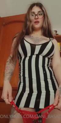 danielafree - Some on belly rest on hands.