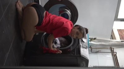 maryguilar0 - Check out those sweet abs :D