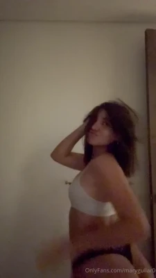maryguilar0 - Año nuevo primera paja del año 💦💦💦