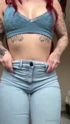 queensylviemarie - Check your dms for the video I just sent shaking my ass in the dress!