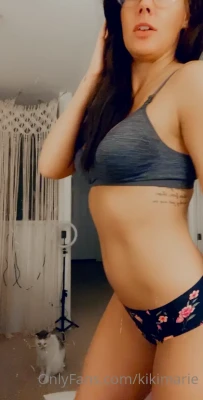 mikkimarie - Peladinha na praia 🤤😈