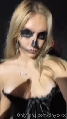 tinytxxx - pull 'em to the side 😈