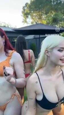 juliaburch - Just had a very rude and welcome wake up call and caught it all on