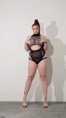 navernoedasha - Def a video you all need to check out this weekend! I was super horny