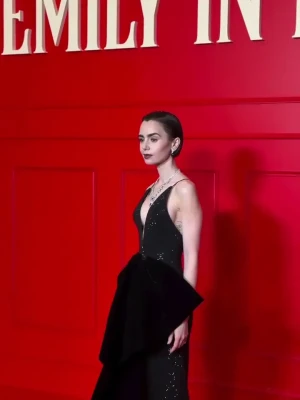 lily_collins - Im ready to be a top 😜