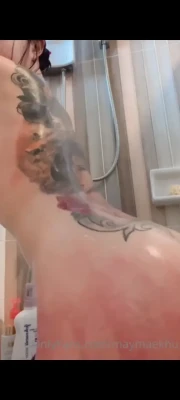 maymaekhu - Mi sento eccitata sotto la doccia 💦💦 Sono tutta bagnata per te