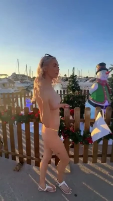 streamqueenxxo - Want me to email you these pics? 😘
