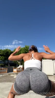 anacheri - Perizoma ultra sottile che aspetta solo di essere tolto con i denti part 1