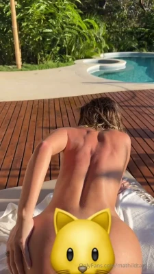 mathildtantot - This might me my favorite recent photo of my hot fat body 🤩