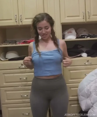 pokimane - Highly doubtful that ill be posting this week since my girlfriend is part 1