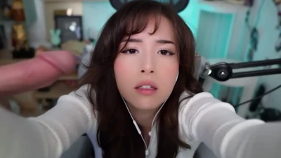 pokimane - Booty shaking🥰