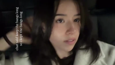 pokimane - After wearing this PVC hood, only the mouth is exposed for breathing.
