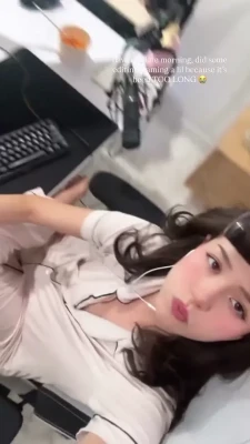 pokimane - Happy Sunday let me know if it helped make your day leave your