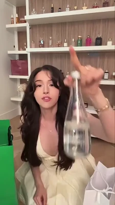pokimane - Stream started at 05/17/2021 09:35 pm