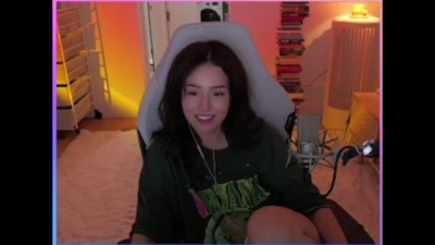 pokimane - I know you want to see more of me! 🤭