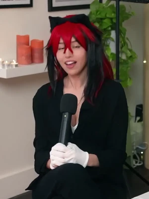 pokimane - Hrm. Part III of chat and tug. To port or not to post? That is the part 1
