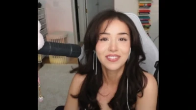 pokimane - Good Morning Loves 💋