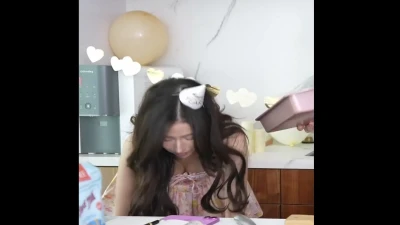 pokimane - Daddy is hungry can you feed me?👅🍽️