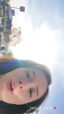 pokimane - Did you notice how beautiful the bouquet of flowers is😜?