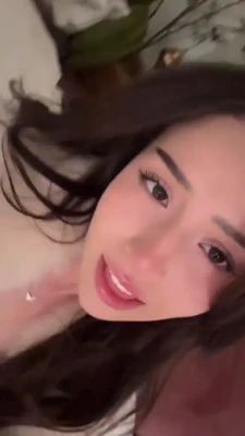 pokimane - I'll be replying to dms and custom amd video call requests when I get