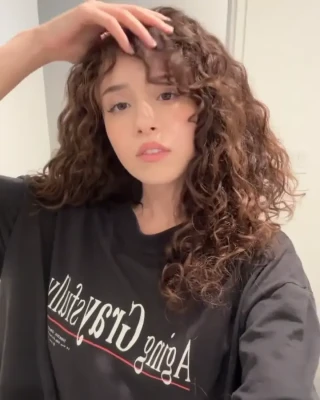 pokimane - https://onlyfans.com/988810523/silviasiciliaxxx