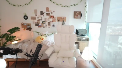 pokimane - ~DISCO BALL B00TY~TY guys for allowing these bliss moments <3 New