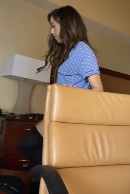 pokimane - Play with my ears and my boobies please :3 Brinca com as minhas
