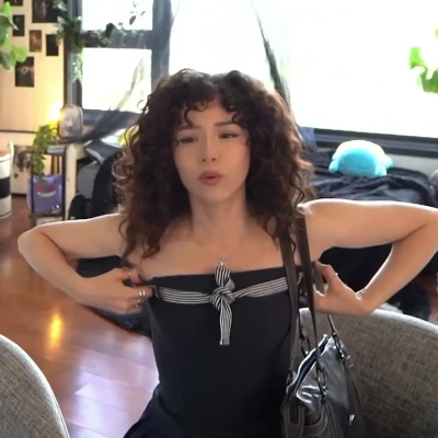 pokimane - Lol when a loser takes your pictures … you get what you get 🤣