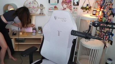pokimane - A couple minutes of edging for your viewing pleasure part 1