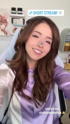 pokimane - Enjoying yourself is an art ✨✨