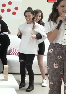 pokimane - I love bananas, this is the sexiest food, if you don't believe me