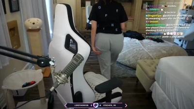 pokimane - Just enjoy the sound of my dry soles rubbing together, teasing you