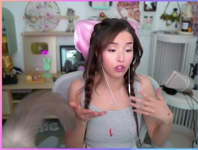 pokimane - Life’s a mess 🙈