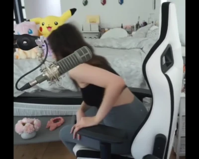 pokimane - How do you like my new work out shorts? lol 😆