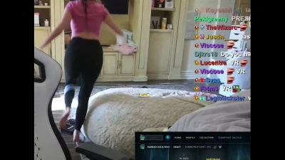 pokimane - MON MEC M'OFFRE DES INCONNUS 🍆 LE LIVREUR 👠 Stéphane m'a
