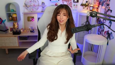 pokimane - Good night kitties 🥰🥰