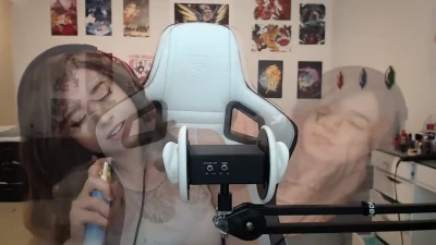 pokimane - ~Weekly Vid~ landscape | 11 minutes | x2 camera angles Small Hoodie,