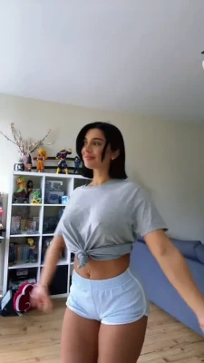 juliabayonetta - Who would like to cum on my face