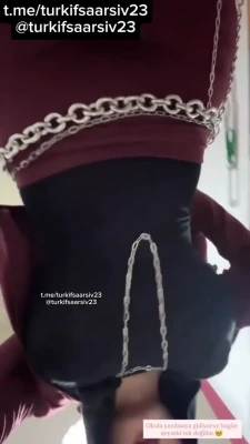 ldrzelall - It’s ok to stare, I won’t bite babe 💋
