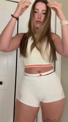 pineapplebrat - Lol when a loser takes your pictures … you get what you get 🤣