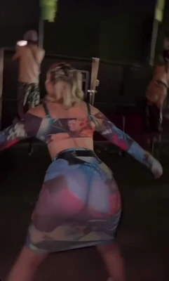 pineapplebrat - Body like a backroad 🚗