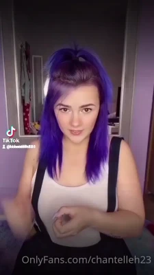 chantelleh2233 - Online all day!