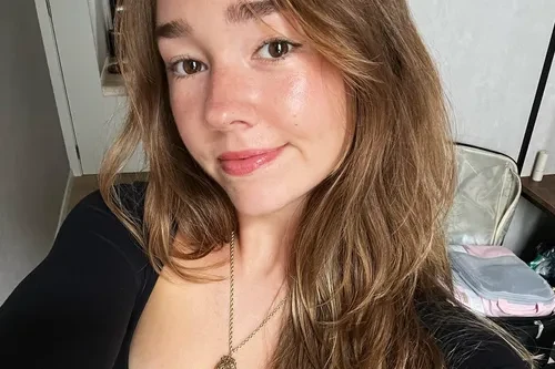 holly_taylor