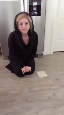 bree_olson - Just sit down