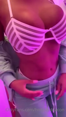 hollyjaydeacon - Another get un ready with me video tonight 🎉😜 These could