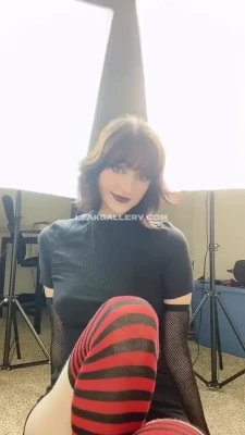kenalialuv - A little stocking tease to fuck with you this evening 😉