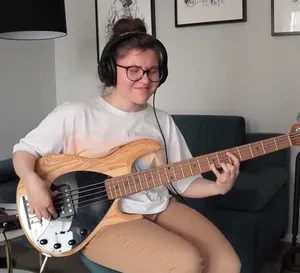 juliaplaysgroove_official