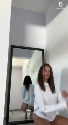 gigispringer - are you gonna lick me or what? 👅
