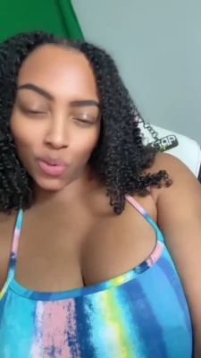 yagurlbubblez - If you're dying to eat my ass but understand I'm way out of your